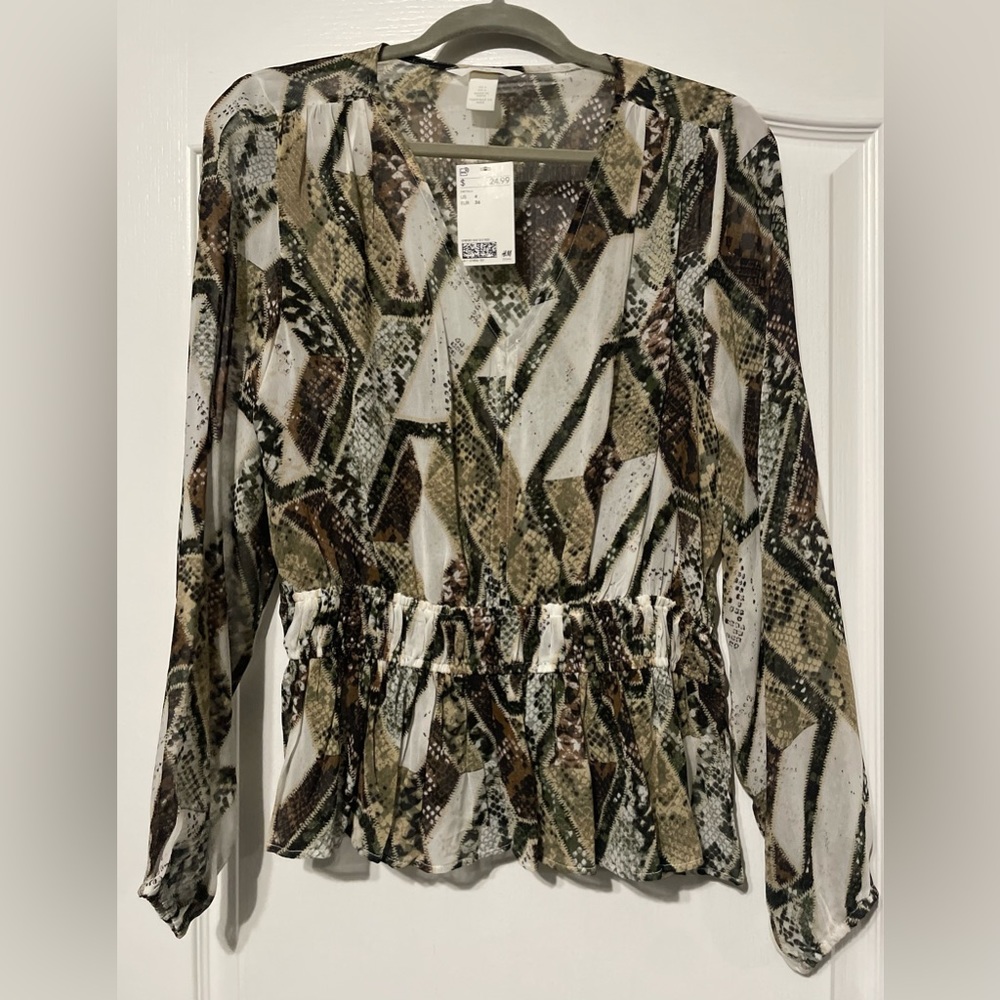 H & M snake print blouse. NWT size 4